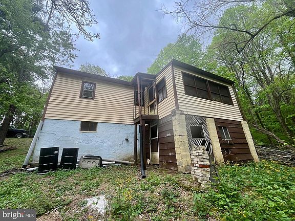 3rd image of 536 Circle Dr