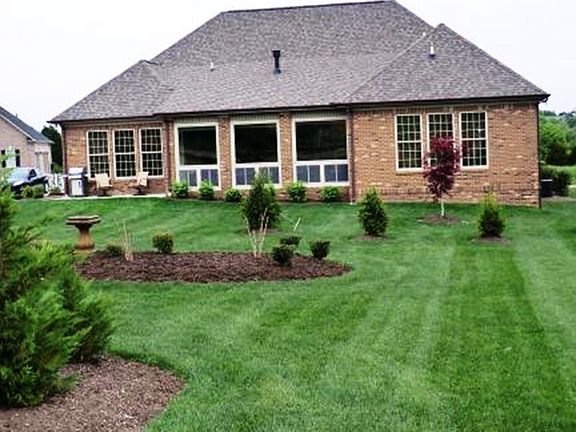 4th image of 909 Fieldstone Dr