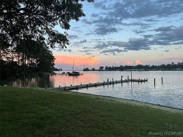 234 Waterford Dr, Urbanna, VA 23175