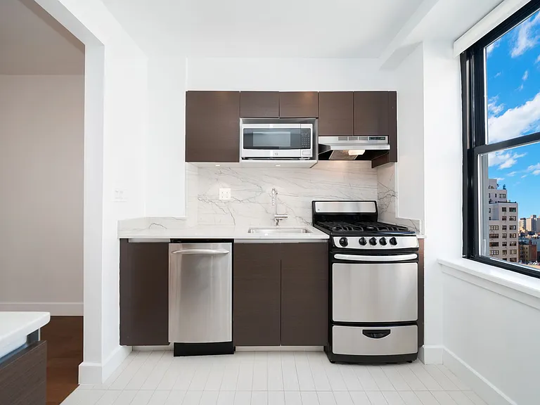 400 E 57th St #14B — Photo 9