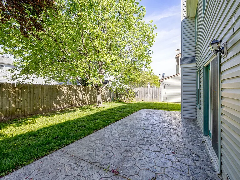 1789 Moonstone Dr — Photo 36