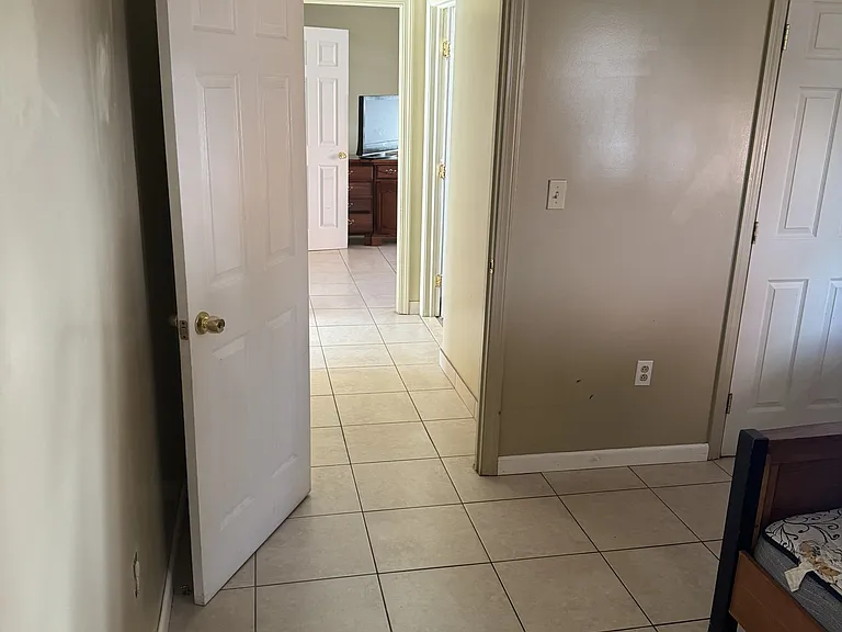 44 Hamilton St #3 — Photo 6