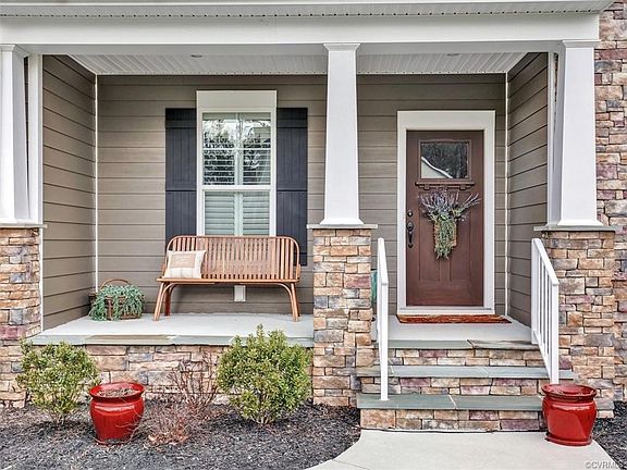 3rd image of 15818 Hidden Falls Dr