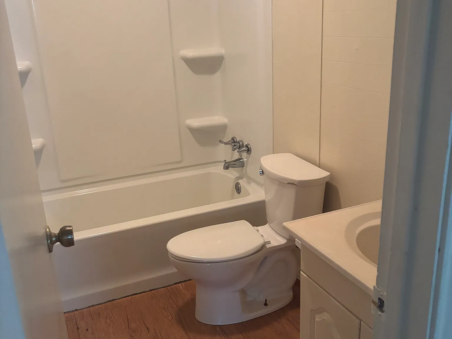 3 bed, 1125 sqft, $1,500 — Photo 2