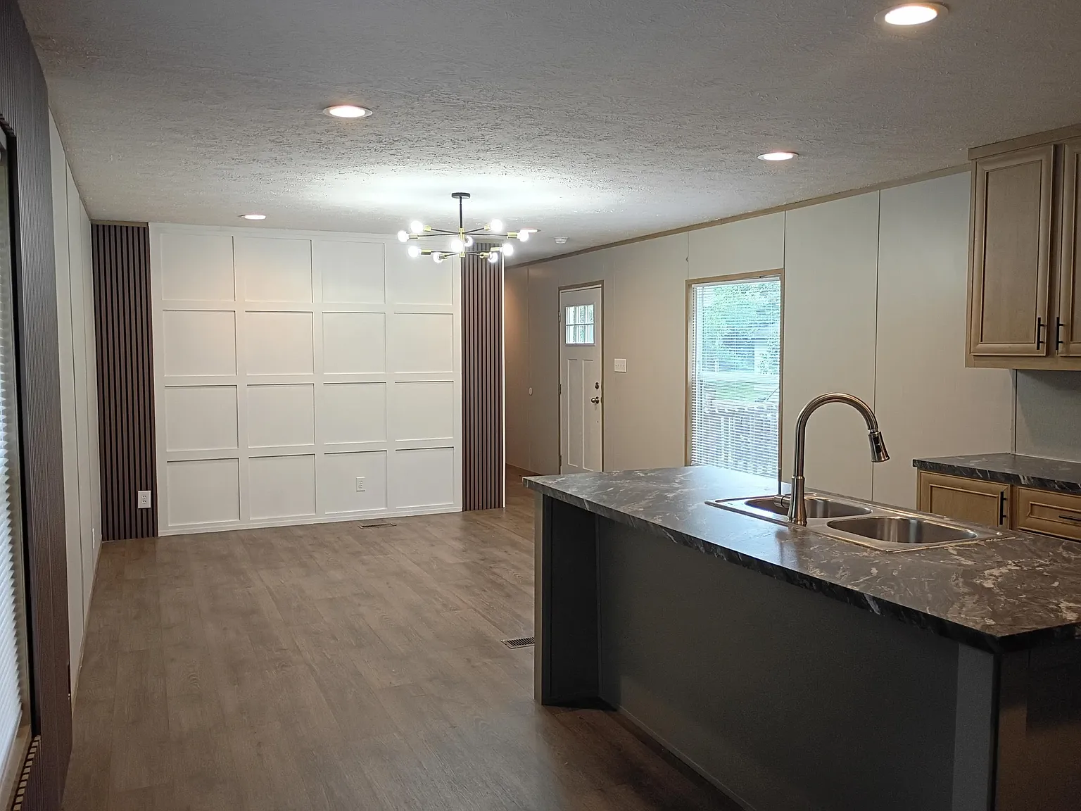 3 bed, 1216 sqft, $950 — Photo 3
