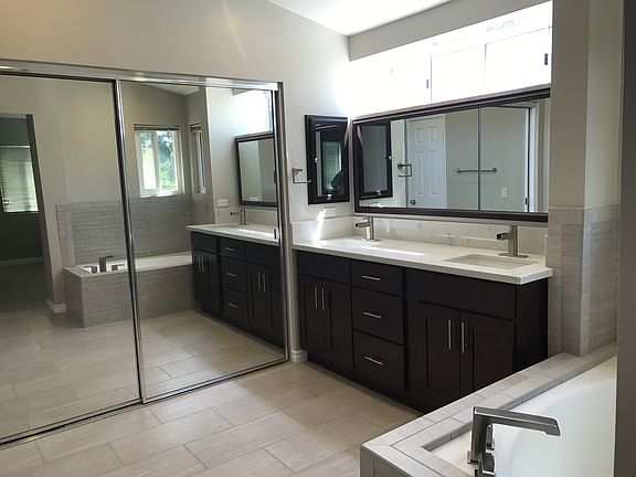 Master Bath - Vanity
