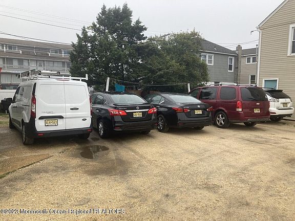 3rd image of 1805 Boulevard