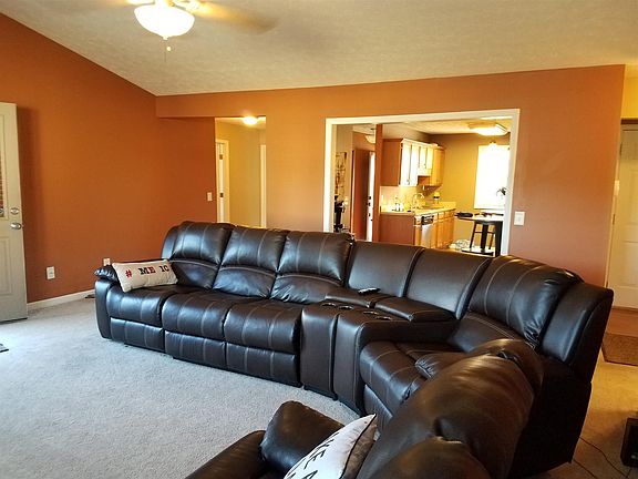 4th image of 204 Willowleaf Ln