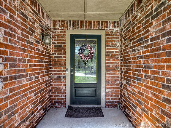 4th image of 7800 E Galveston St