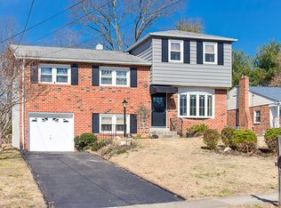 648 Old School House Dr, Springfield, PA 19064