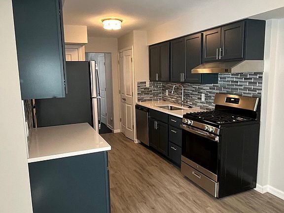 4th image of 508 Broadmoor Dr #Townhouse