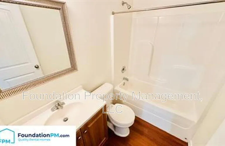1314 Crosstown Ct — Photo 15