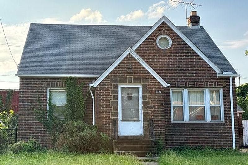 1st image of 1121 Villaview Rd