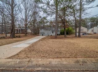 6520 Chickasaw Dr, Douglasville, GA 30135