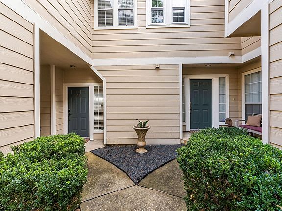 2nd image of 7 S Avonlea Cir