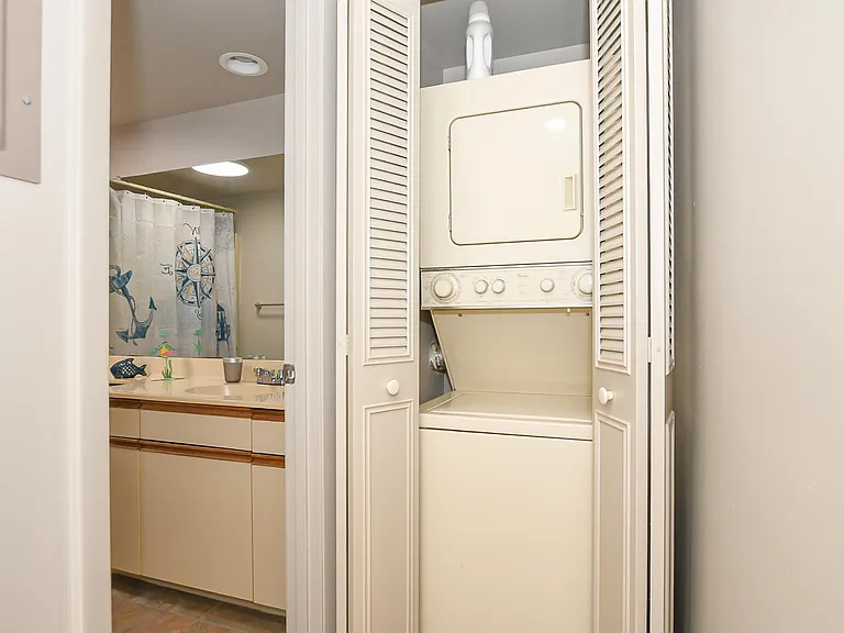 20 Plantation Dr #101 — Photo 23