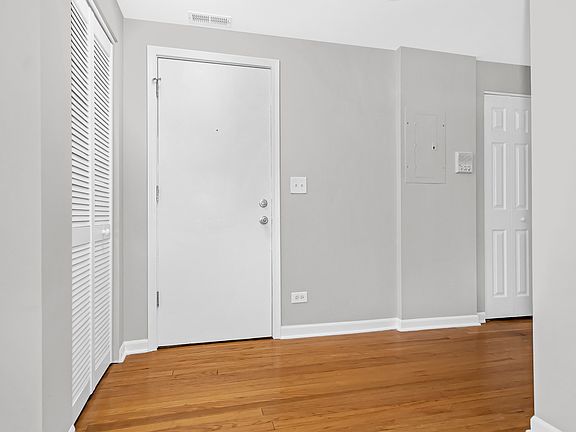 2nd image of 6307 N Claremont Ave APT 3