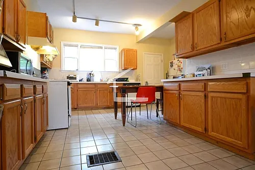 10 Woodmont St Photo 1