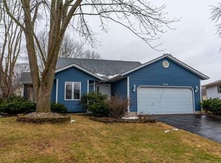 1014 Villa Cir, Sun Prairie, WI 53590