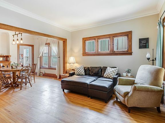 5th image of 3914 Queen Ave N