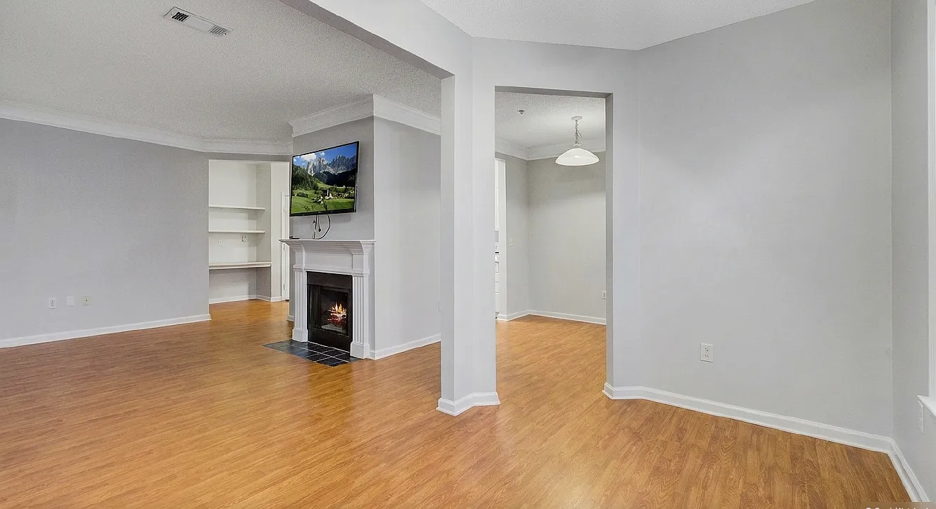 1 bed, 866 sqft, $1,800 — Photo 3