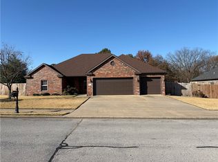 301 Baker St, Pea Ridge, AR 72751