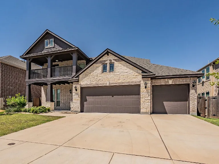 504 Ridgewater Trl — Photo 3