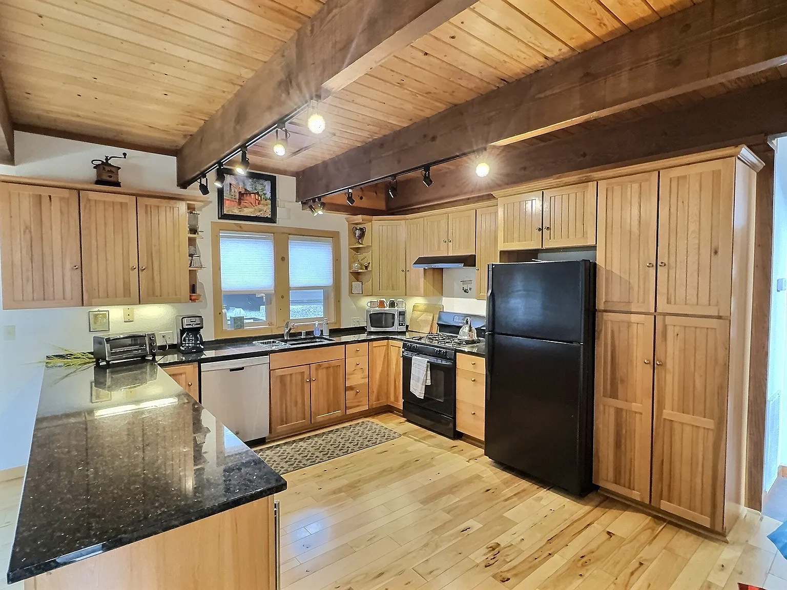 3 bed, 1639 sqft, $3,750 — Photo 4