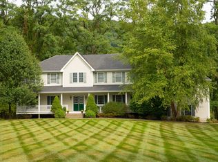 8 Grants Path, Poughquag, NY 12570