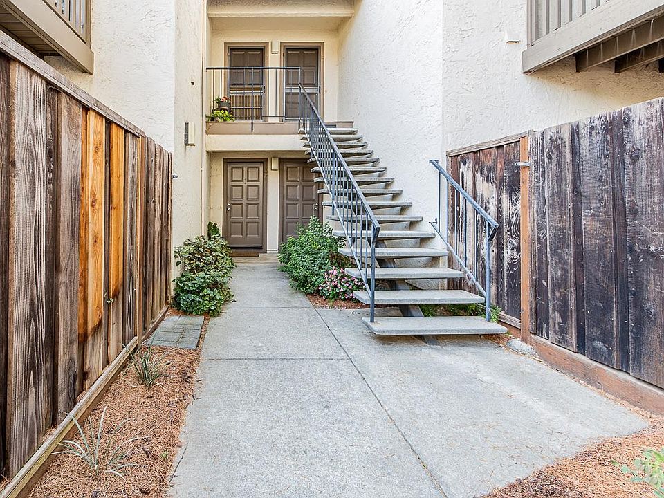 1st image of 775 Williamsburg Way APT A