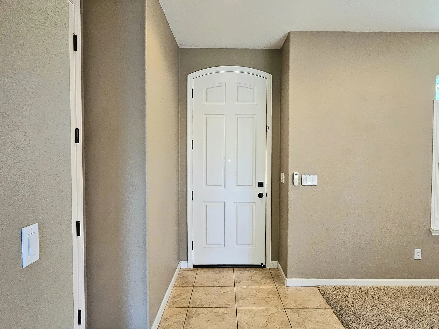 5 bed, 2864 sqft, $3,850 — Photo 4
