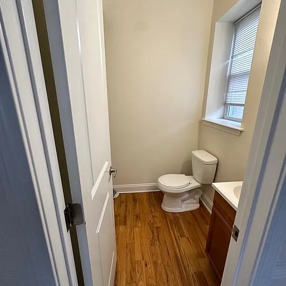 2258 N Park Ave — Photo 7