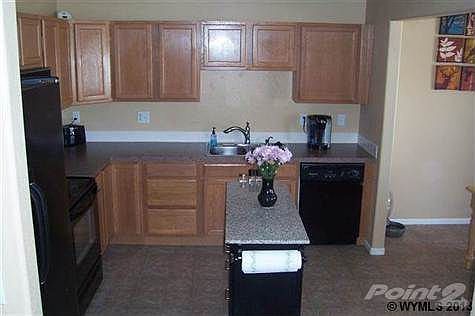 3rd image of 3319 Scott Dr