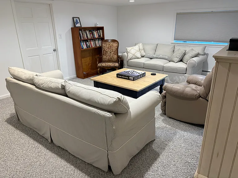 219 Seaside Ave — Photo 3