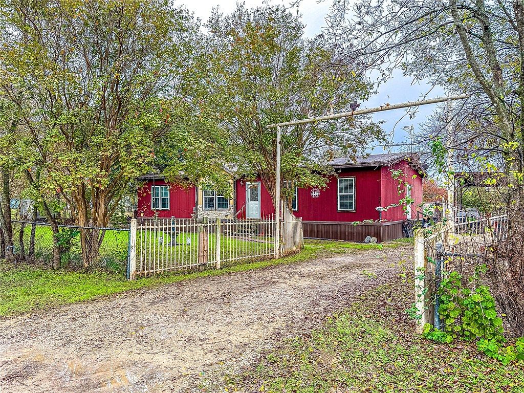 201 W 3rd St, Barry, TX 75102 MLS 220531 Zillow