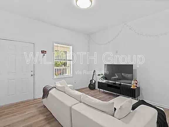 2510 Guilford Ave — Photo 7