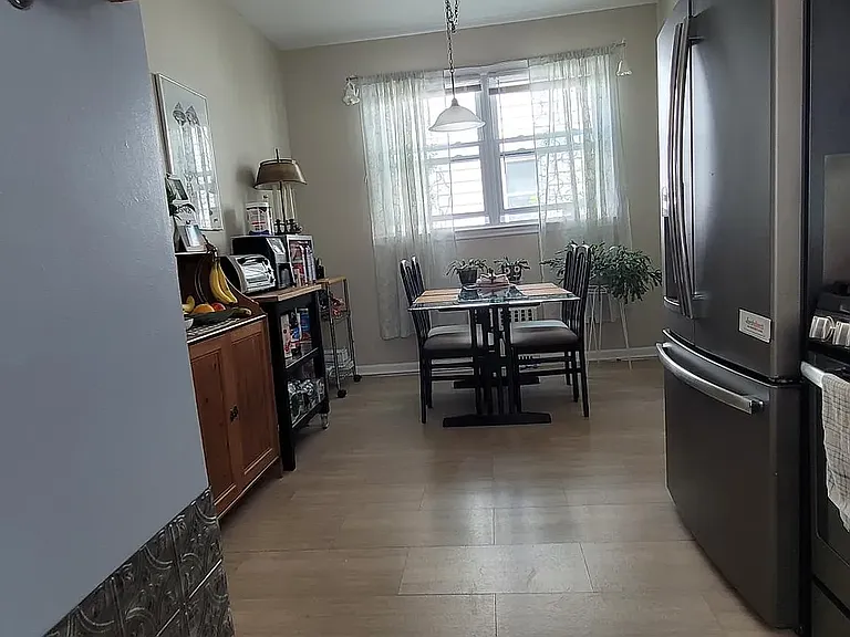 28 Whitney Ave — Photo 10