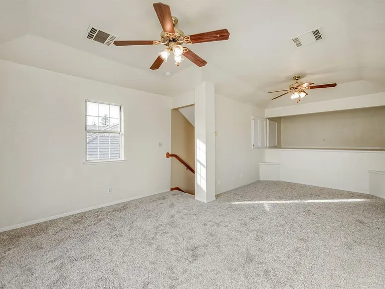 2559 E Dennis Ave — Photo 23