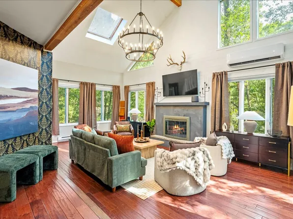 1825 Jennifer Dr #Id1271267p, East Stroudsburg, PA 18301