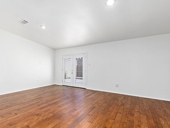 4th image of 6870 Marshall Place Dr