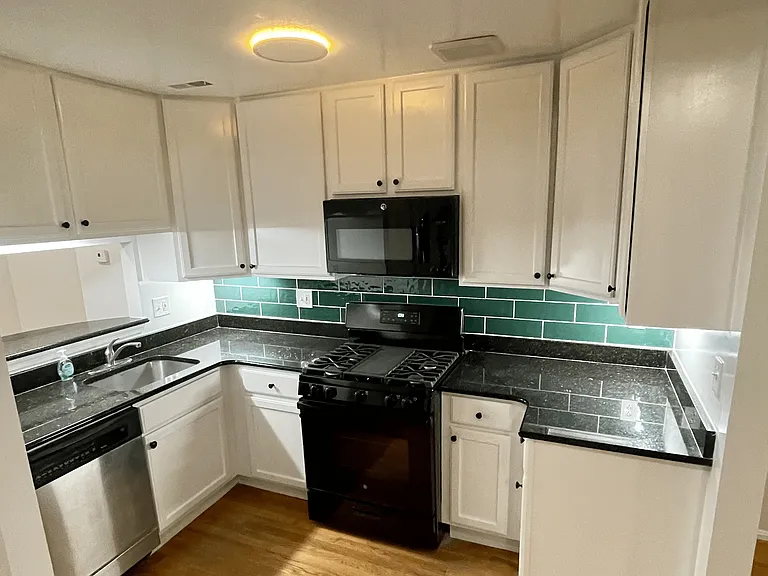 66 Bates St NW #3 — Photo 11