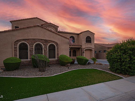 4th image of 3314 E SAN CARLOS Place
