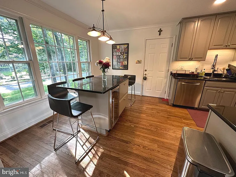 725 Forest Park Rd — Photo 6