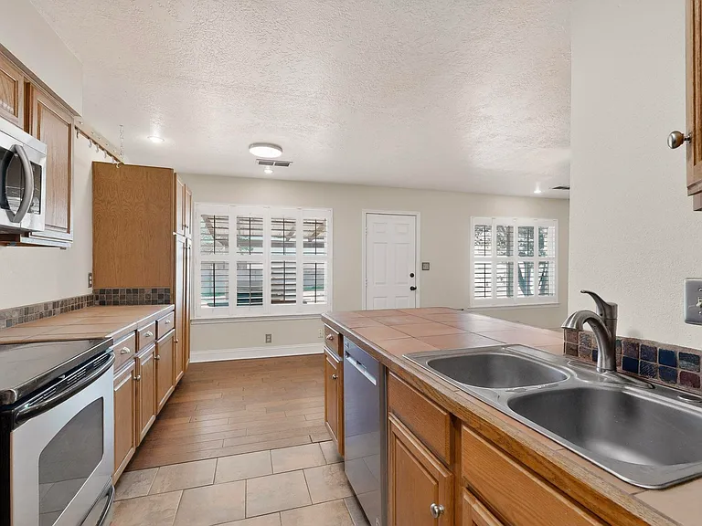 6500 Martin Ct NE — Photo 12
