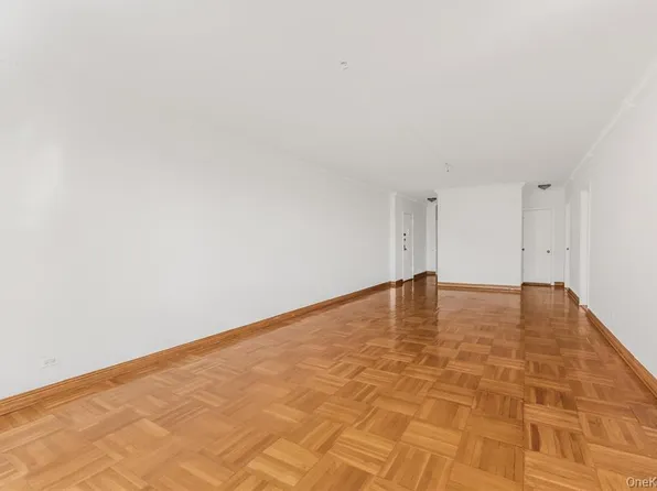 3725 Henry Hudson Parkway West image 14 of 27