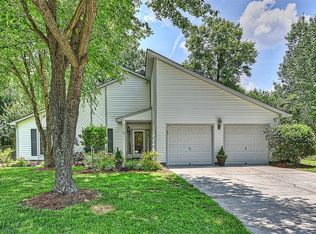 11233 Snapfinger Dr, Charlotte, NC 28277