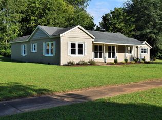 408 N Hickory St, Tuscumbia, AL 35674