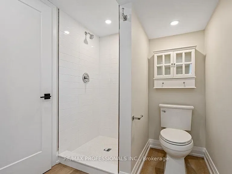 1327 Royal Dr #LOWER — Photo 11