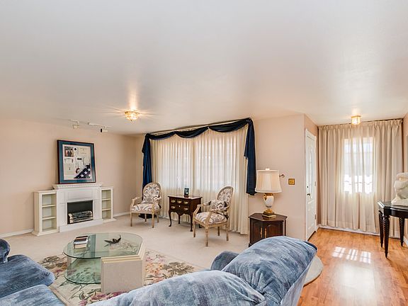 4th image of 10144 W Pinehurst Dr