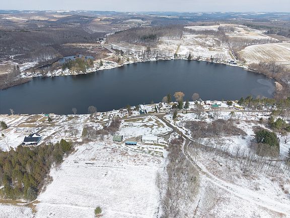 5th image of 4268 Lake Rd